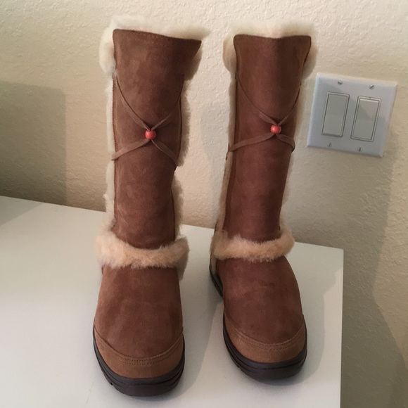 UGG Shoes - Uggs, Women’s boots, size 8